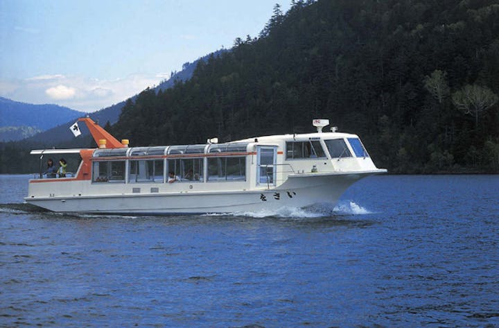 然別湖観光遊覧船
