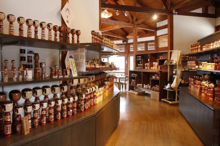 白石市弥治郎こけし村