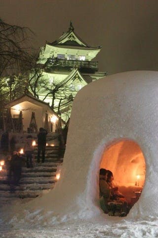 横手の雪まつり　かまくら