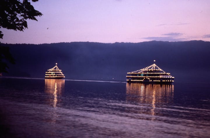 十和田湖湖水まつり
