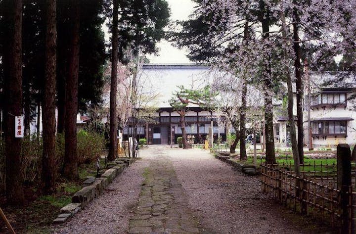 春日山林泉寺