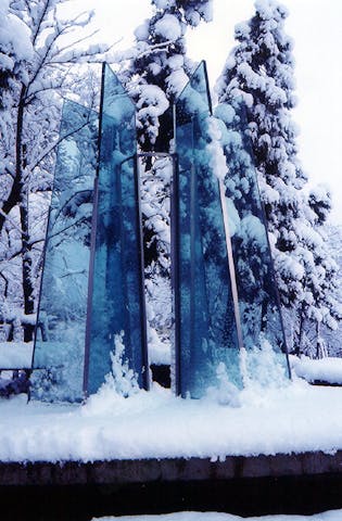 雪の降るまちを のモニュメント アソビュー