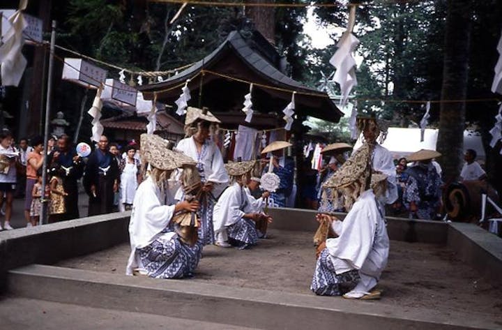 御宝殿　熊野神社