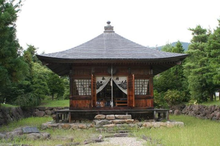 厩嶽山馬頭観音覆堂