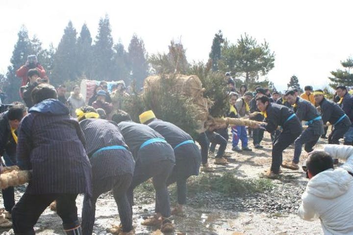 【2021年中止】舟引き祭りと巫女舞