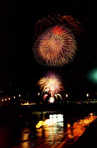 塙流灯花火大会