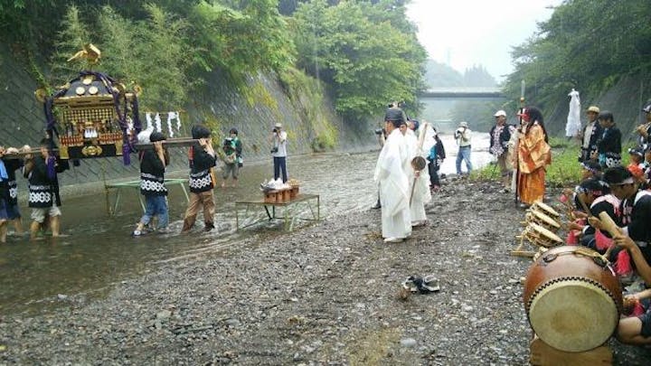乃久里神社御神輿川下げ・太々神楽