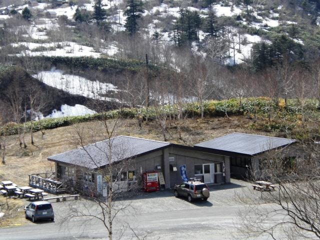 野反湖展望台兼案内所泉屋