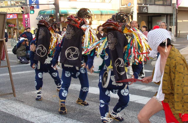 飯能諏訪八幡神社の獅子舞（飯能まつり）