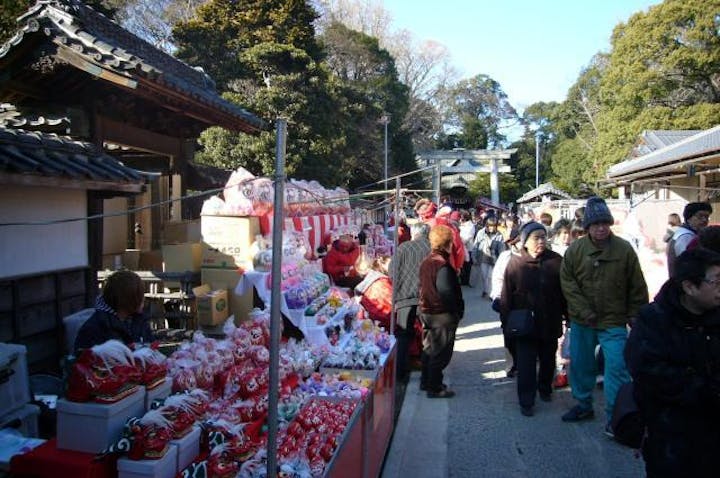 【2021年中止】玉敷神社だるま市