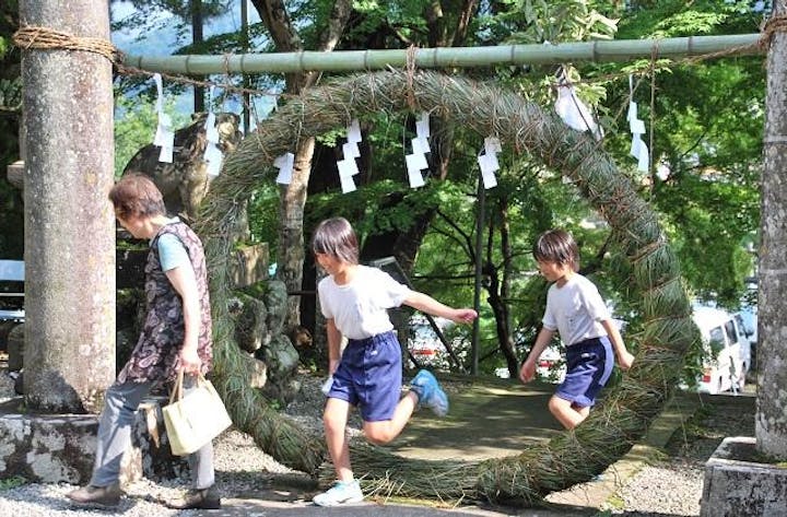 茅の輪くぐり（埼玉県小鹿野町）