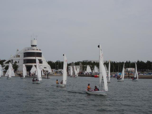 千葉市稲毛ヨットハーバー