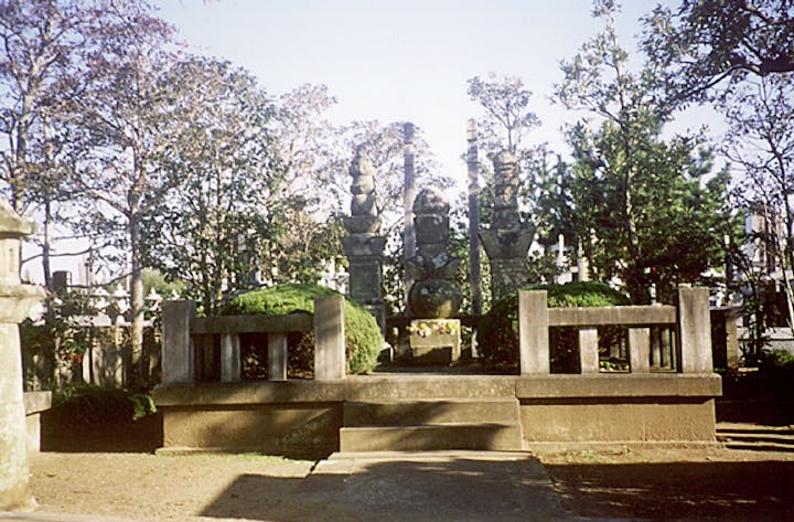 木曽義昌公の供養塔