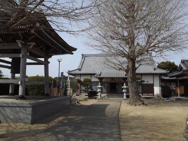蓮花寺（千人塚・八十八石仏）