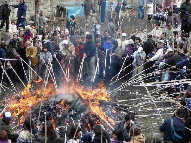 どんど焼き（東京都八王子市）
