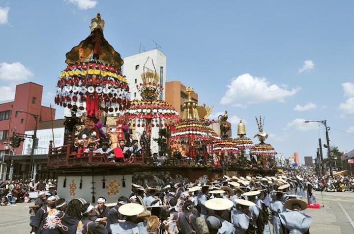 高岡御車山祭