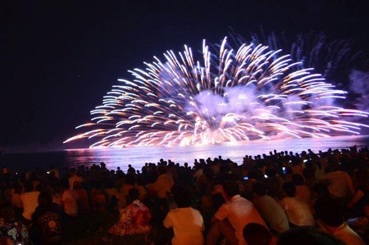 くろべ生地浜海上花火大会　※令和３年度中止