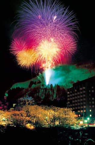 宇奈月温泉「冬物語」雪上花火大会