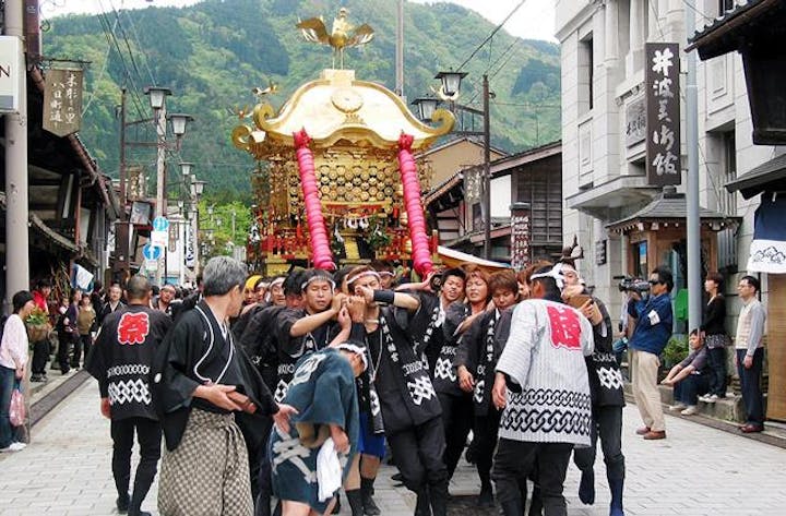 井波八幡宮よいやさ祭