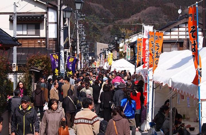 能登雪割草・門前そばの市