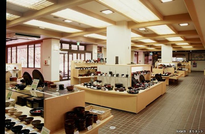 うるし座（山中漆器伝統産業会館）