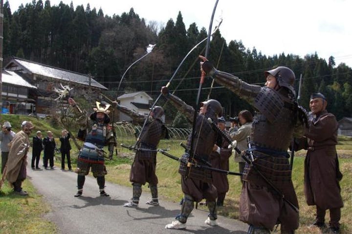 弓引き祭り