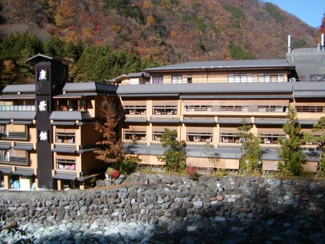 西山温泉　慶雲館