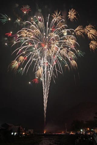 水源の郷道志　清流の花火大会