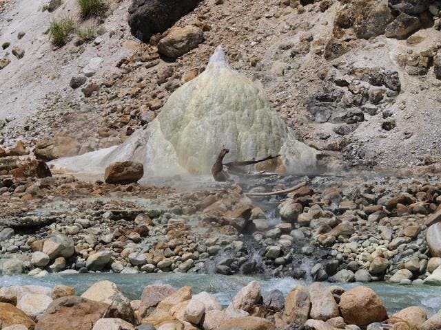 湯俣温泉　噴湯丘