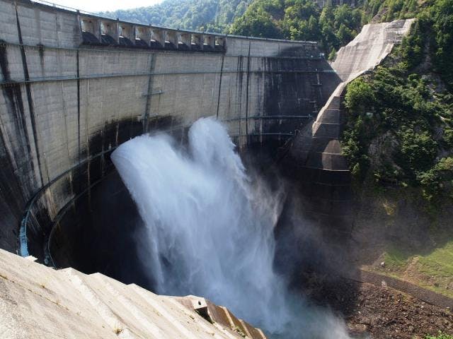 黒部ダム　新展望広場・レインボーテラス