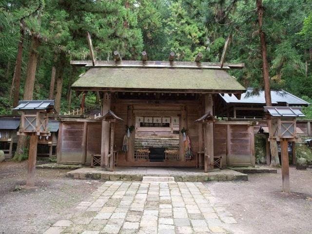 仁科神明宮と塩の道山麓コース