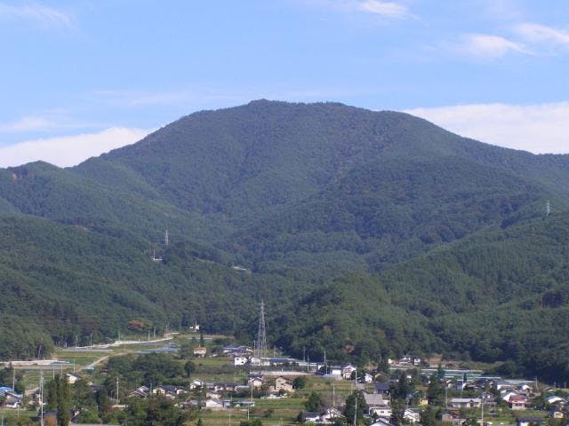 四阿屋山登山道入口