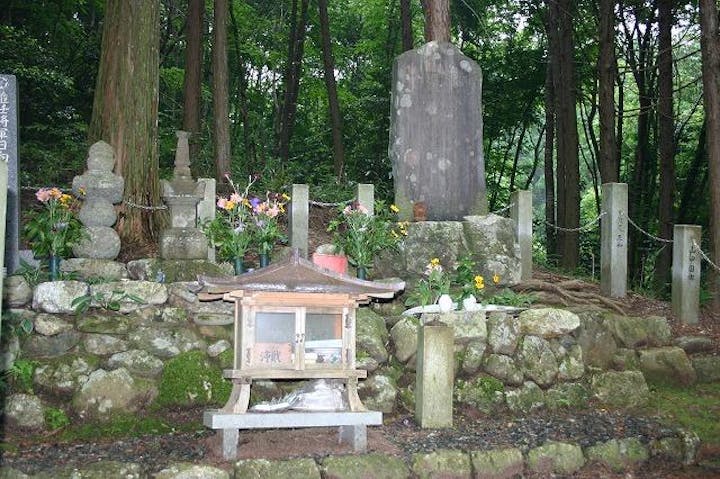 中洞白山神社