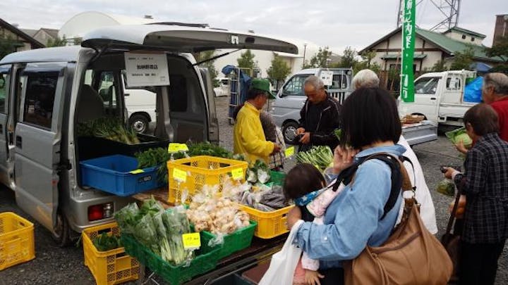 輪之内軽トラ朝市