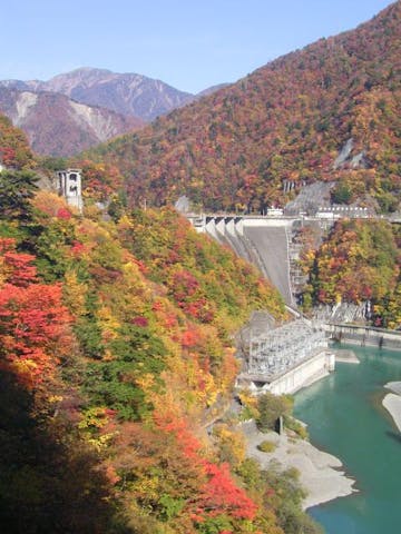 畑薙第一ダムの紅葉