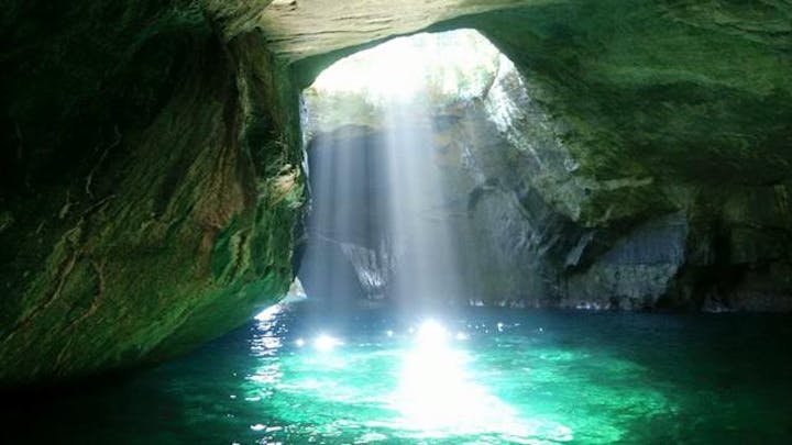 堂ケ島洞くつめぐり遊覧船