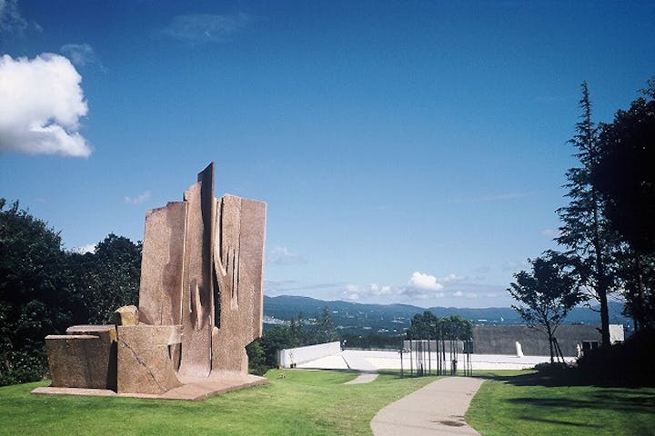 ヴァンジ彫刻庭園美術館