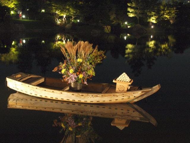 月を掬う　徳川園観月会