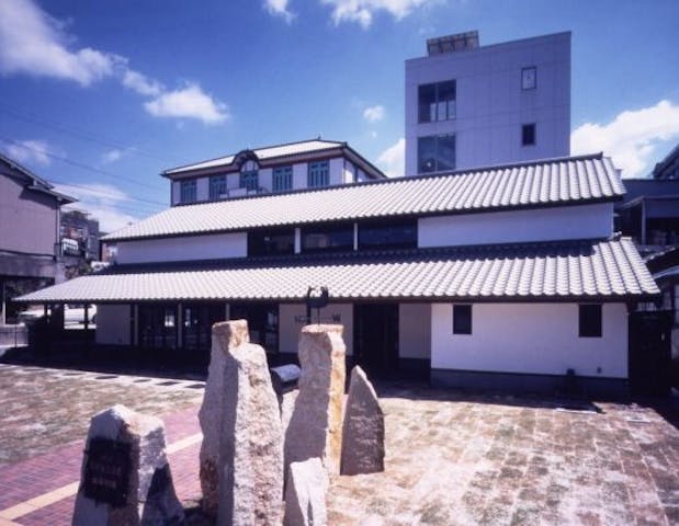 瀬戸市新世紀工芸館