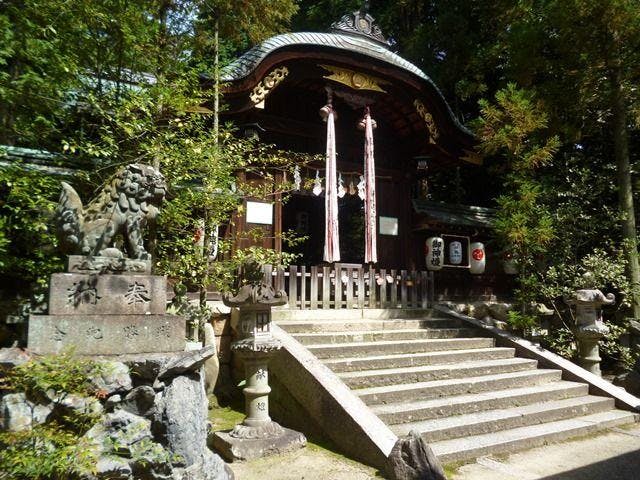 馬路石邊神社