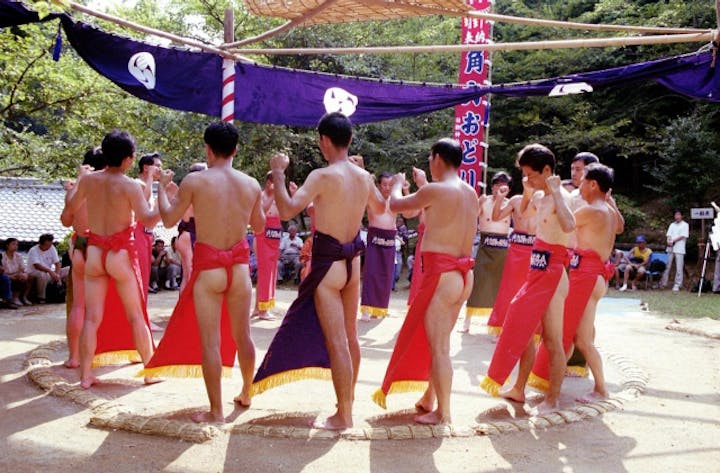 日撫神社の角力踊り
