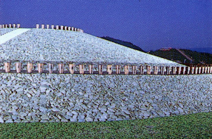 悠久の丘蒲生あかね古墳公園