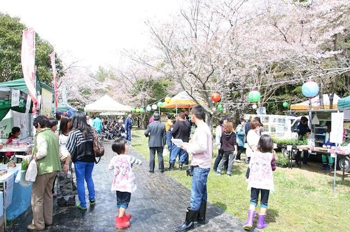 桜と軽トラ市　in 通法寺跡（開催中止）