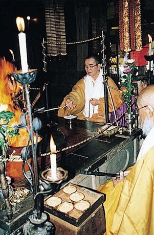 宝山寺　大護摩会式