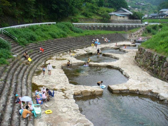 猪谷川水辺公園