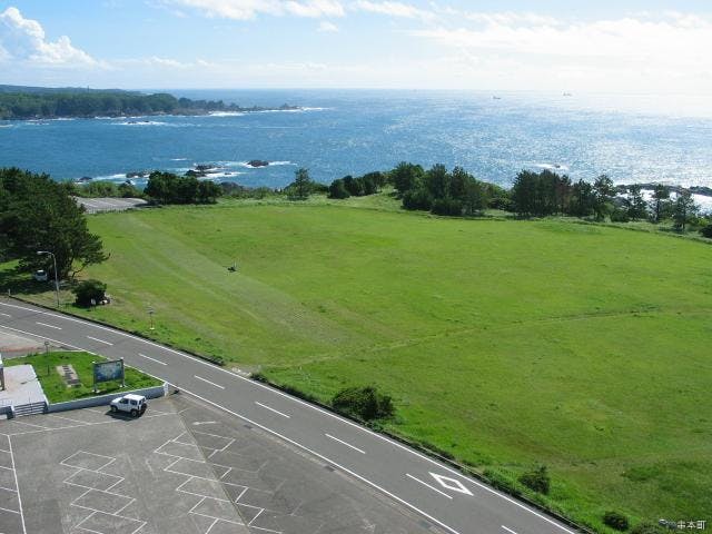 潮岬望楼の芝キャンプ場
