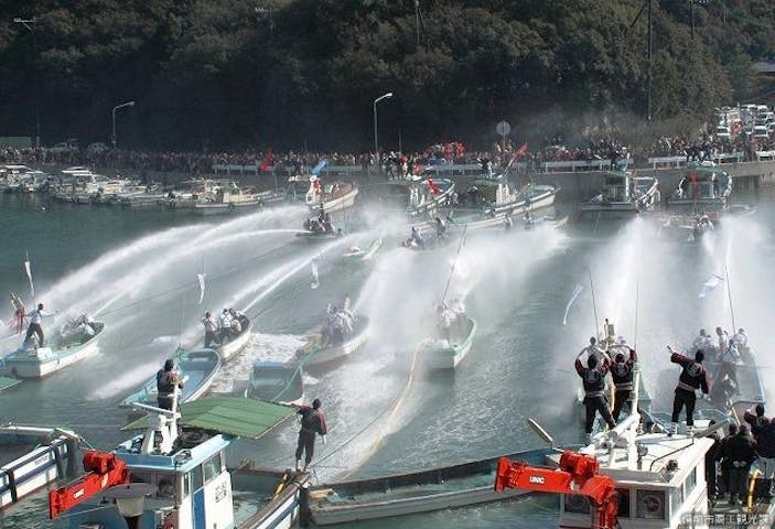 【2021年中止】源平放水合戦（備前市消防団日生方面隊放水演習）