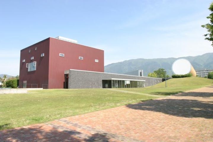 奈義町現代美術館