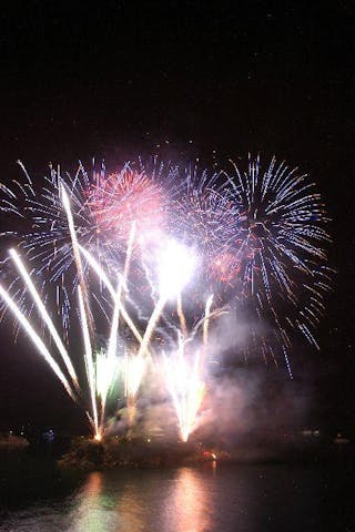 福山鞆の浦弁天島花火大会