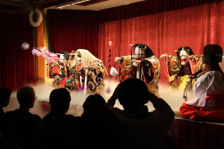 神楽門前湯治村